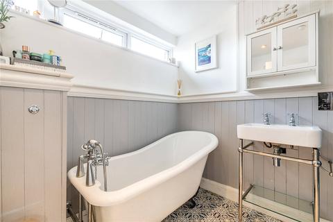 30 Deventer Crescent, London, SE22 8TJ