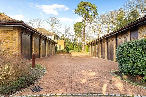 5, Cedar Court The Gables, Oxshott, Leatherhead, KT22 0SD