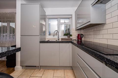 7, Claire Court Springfield Road, Cheshunt, Waltham Cross, EN8 8TD