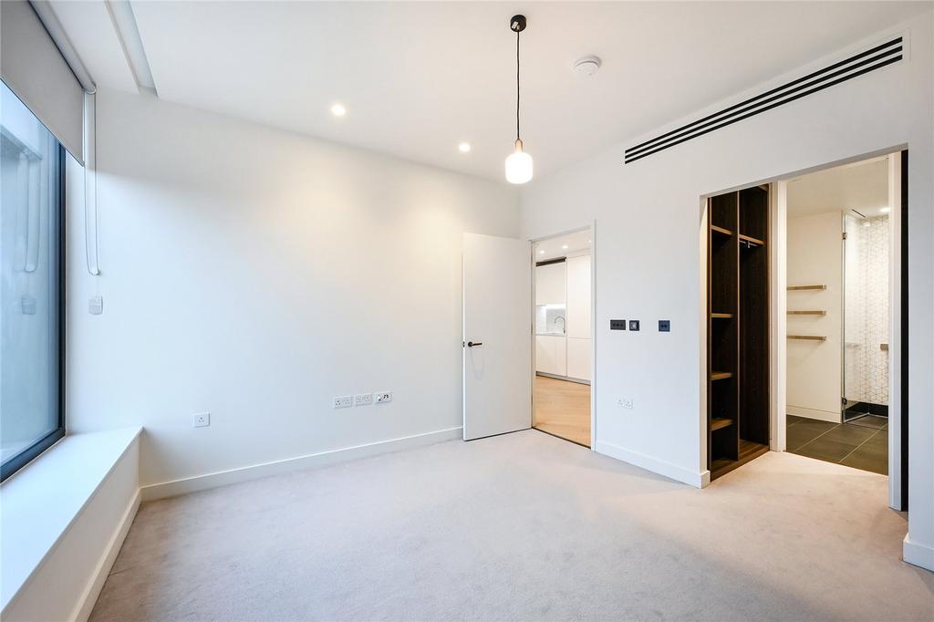 Apartment in White City - View 2