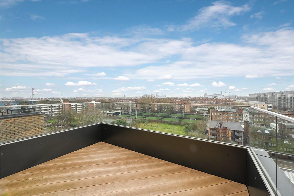 Apartment in White City - More