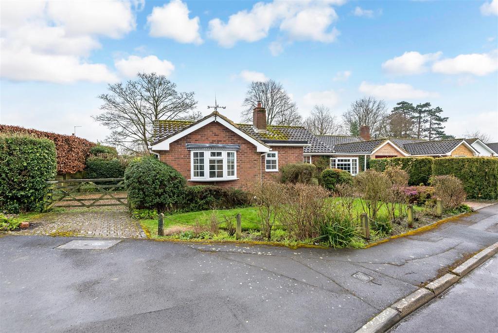 Roundway Gardens 2 bed bungalow £365,000