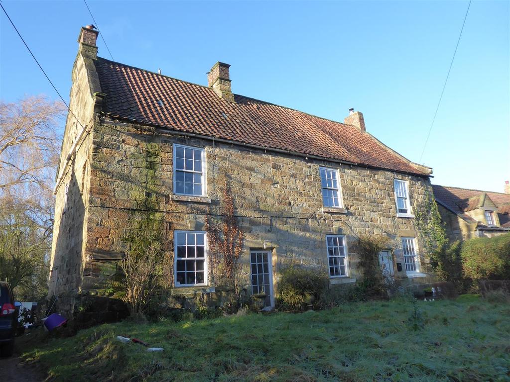 Knayton, Thirsk 3 bed semidetached house £285,000