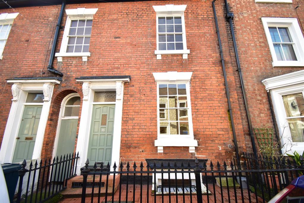 35 Albert Street, Shrewsbury SY1 2HT 4 bed townhouse £325,000