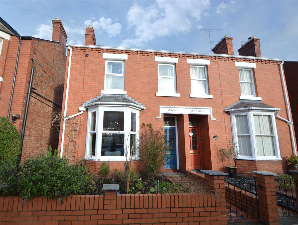 32 Bishop Street