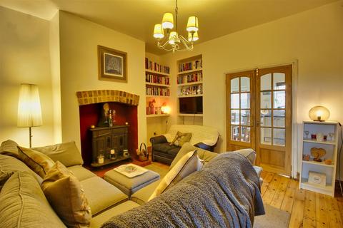 34 Ashgrove, Greengates, Bradford, BD10 0BP