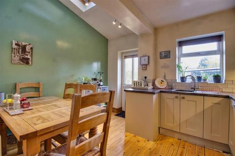 34 Ashgrove, Greengates, Bradford, BD10 0BP