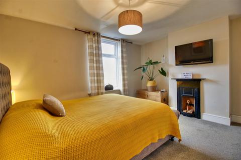 34 Ashgrove, Greengates, Bradford, BD10 0BP