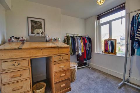 34 Ashgrove, Greengates, Bradford, BD10 0BP