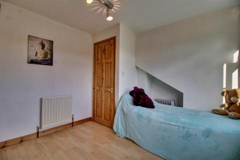 34 Ashgrove, Greengates, Bradford, BD10 0BP
