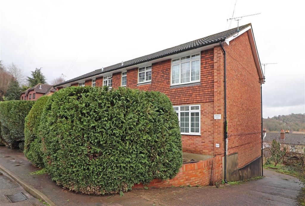 Garibaldi Road, Redhill 1 bed flat £220,000