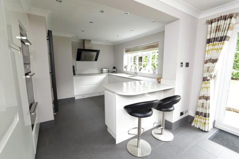 21 Great Oaks, Hutton, Brentwood, CM13 1AZ