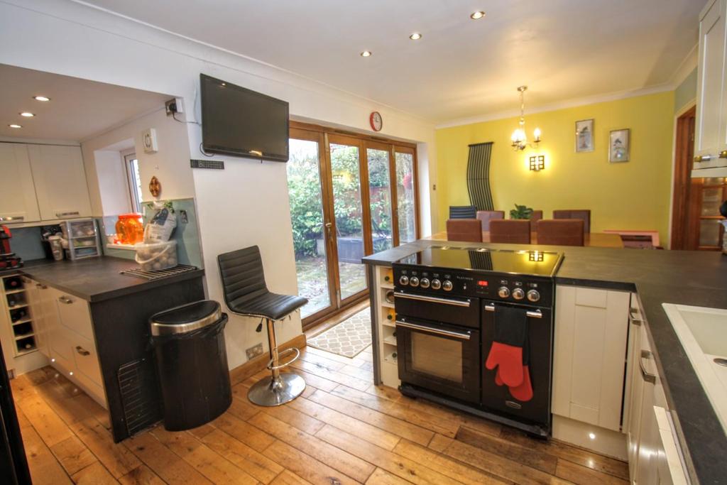 Open plan kitchen/diner