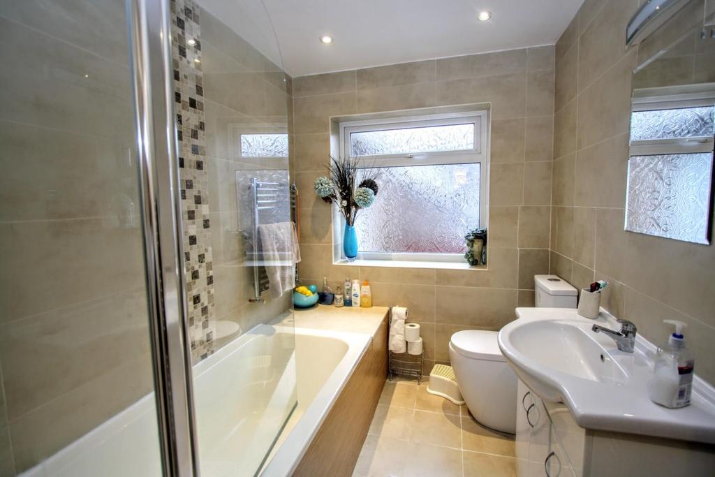 Family bathroom/w.c.