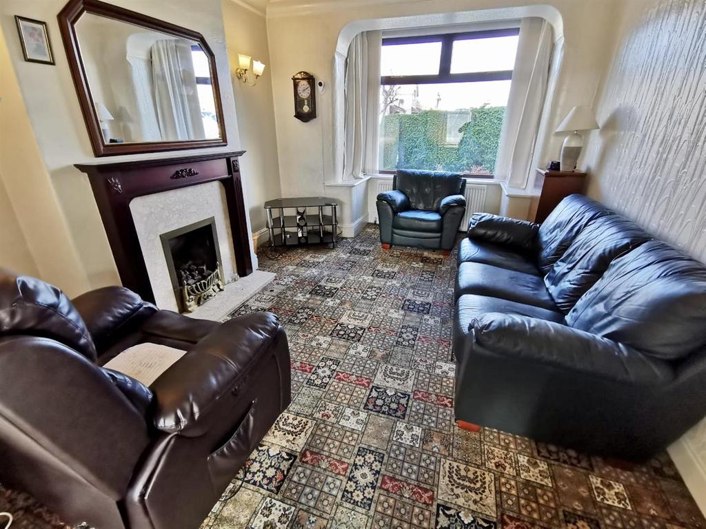 Reevy Road, Wibsey, Bradford 3 bed townhouse £150,000