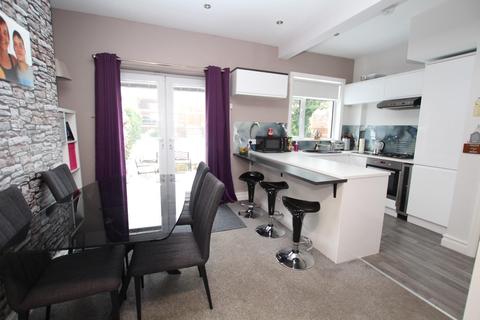 21 Leafield Avenue, Bradford, BD2 3SE