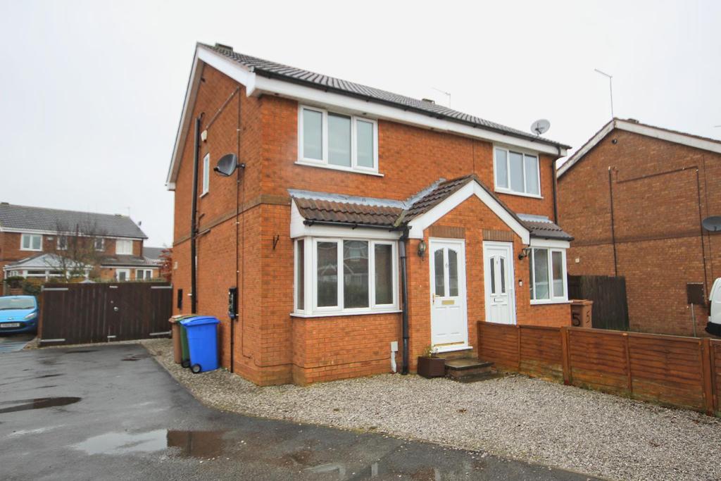 Bramble Garth, Beverley 2 bed semidetached house £185,000