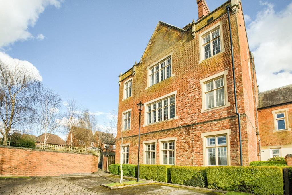 Tredington Park, Hatton Park, Warwick 4 bed duplex for sale £390,000