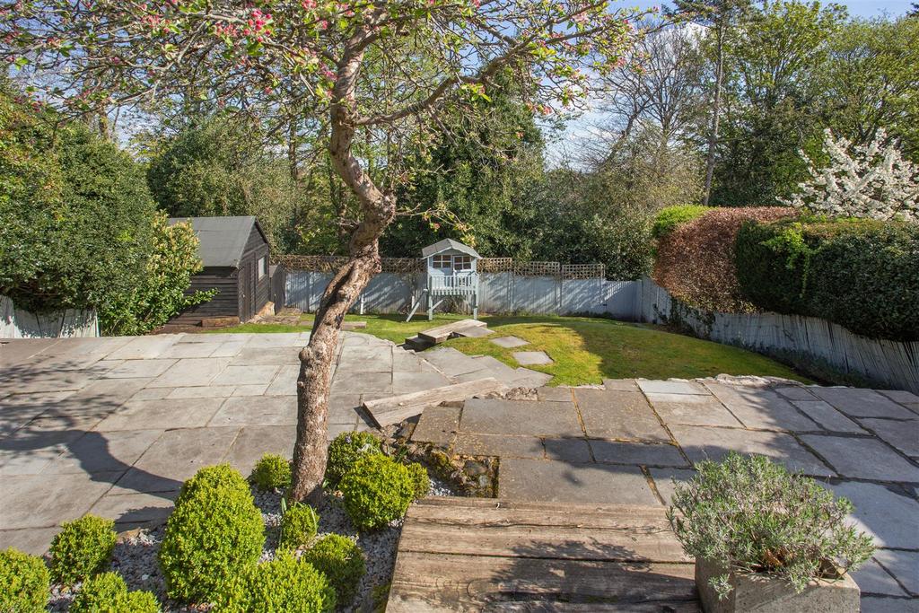 Oriental Road, Sunninghill 2 bed terraced house £475,000