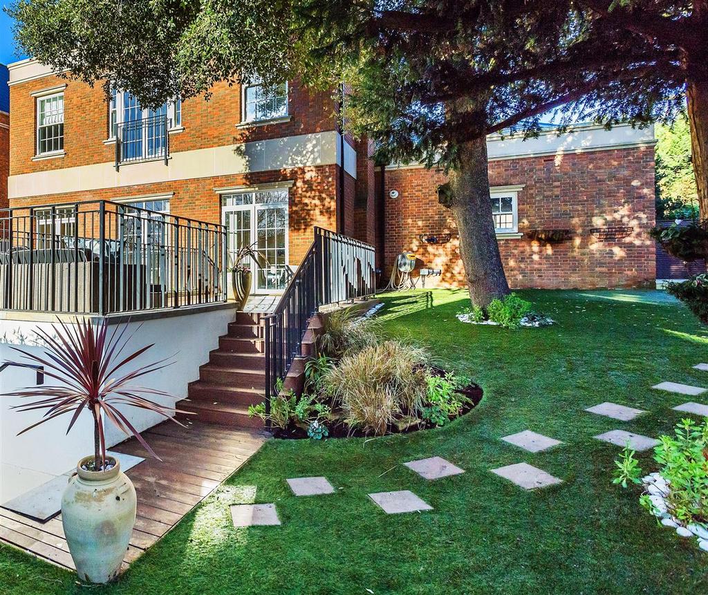 Copse Hill, Wimbledon 4 bed detached house £3,850,000
