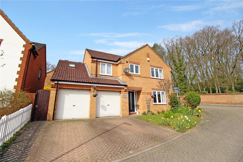 Shakespeare Way, Taverham, Norwich, Norfolk, NR8 4 bed detached house