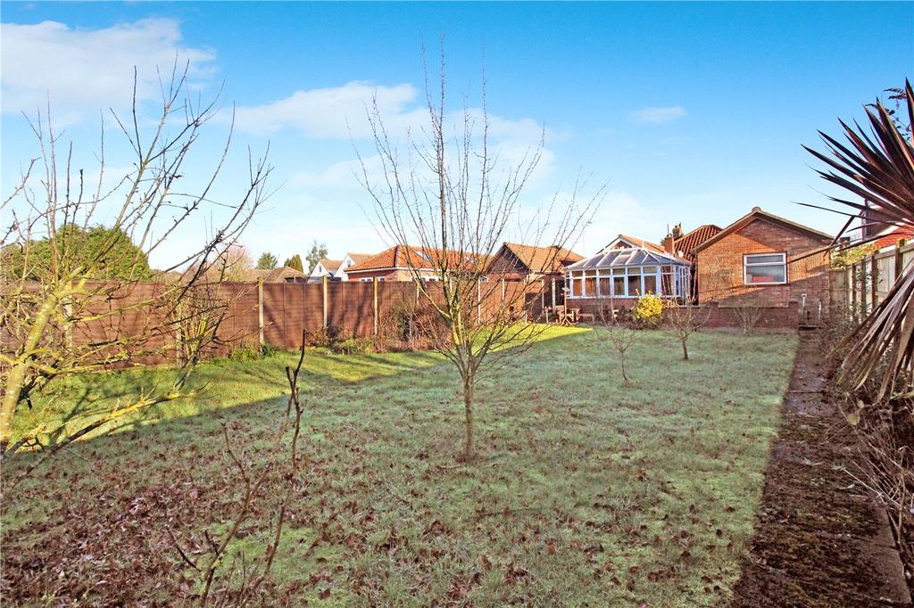 Reepham Road, Hellesdon, Norwich, Norfolk, NR6 3 bed bungalow £300,000