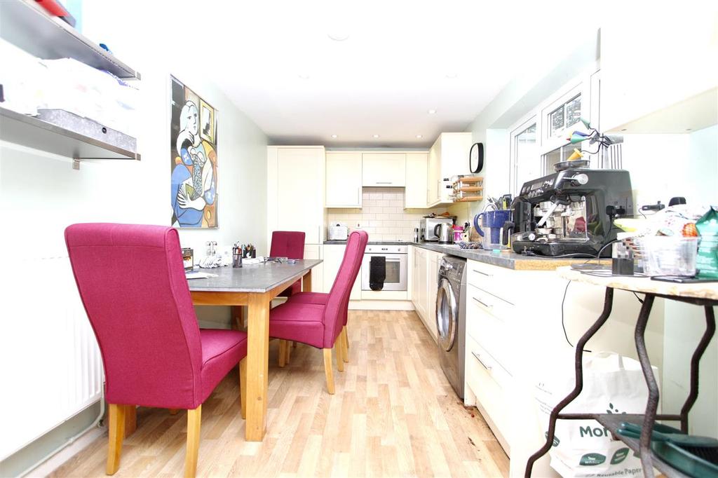 Kitchen / Dining