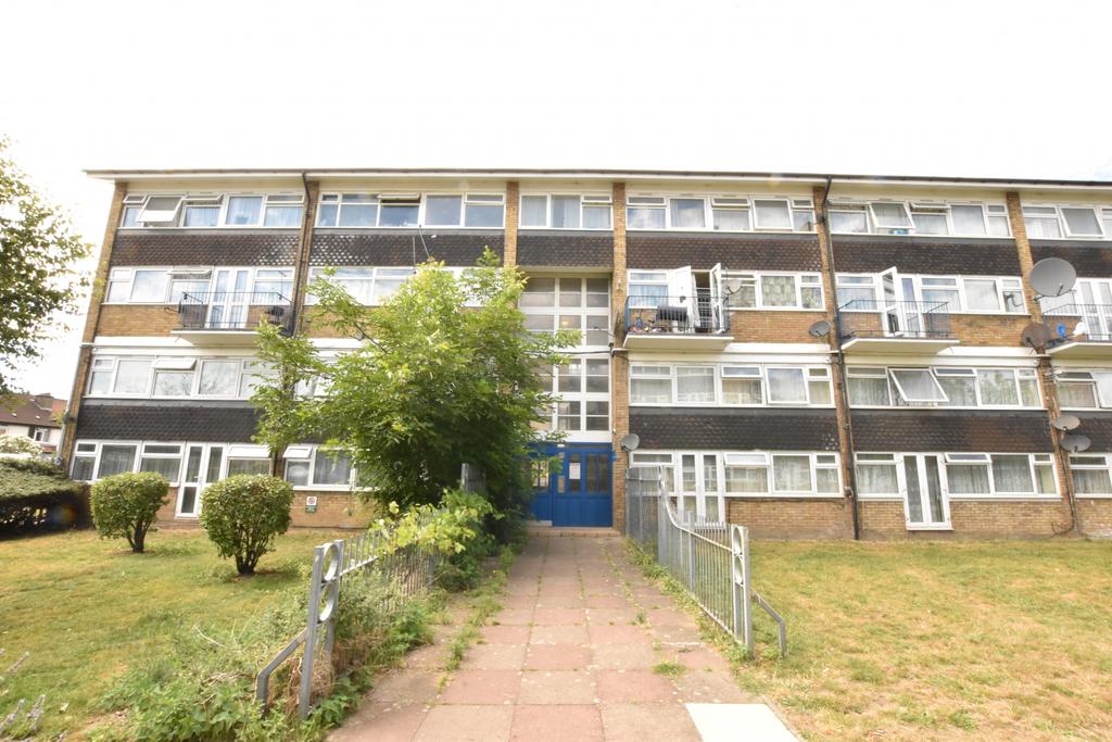 Bounces Road, Edmonton, N9 4 bed £349,700