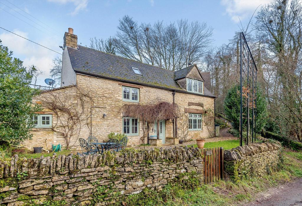 Waterlane, Oakridge, Stroud... 3 bed village house £650,000