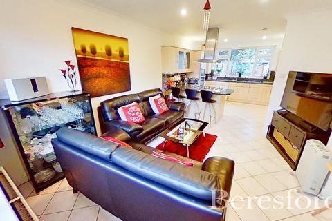 1 Farnes Drive, Romford, RM2 6NS