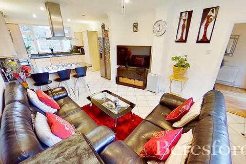 1 Farnes Drive, Romford, RM2 6NS