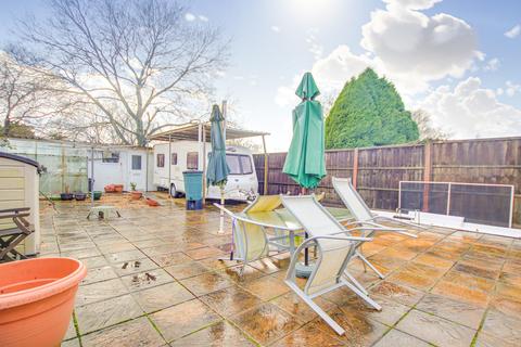 119 Bramley Crescent, Southampton, SO19 9LG