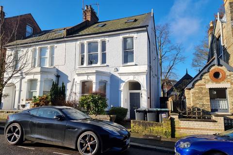 2 bedroom flat to rent, Bishops Road, Highgate, N6