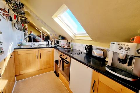 2 bedroom flat to rent, Bishops Road, Highgate, N6