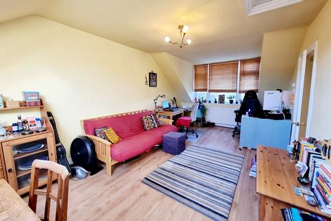 2 bedroom flat to rent, Bishops Road, Highgate, N6