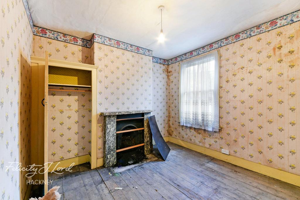 Adley Street, Clapton, E5 3 bed terraced house £800,000