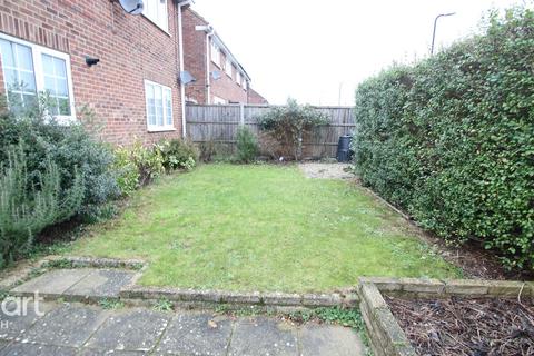 12b Berryfield, Slough, SL2 5SE