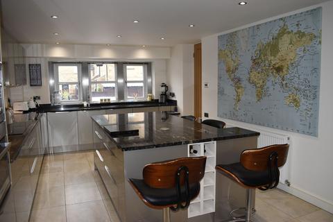 5 Bluebell Walk, Luddenden, Halifax, HX2 6RW