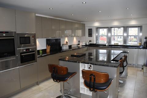 5 Bluebell Walk, Luddenden, Halifax, HX2 6RW