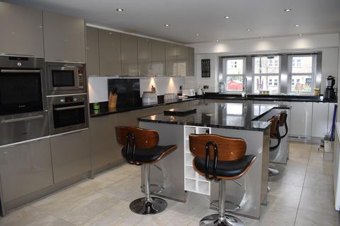 5 Bluebell Walk, Luddenden, Halifax, HX2 6RW