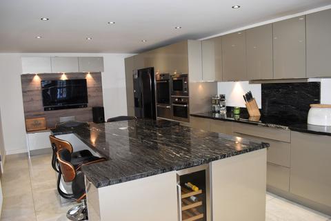 5 Bluebell Walk, Luddenden, Halifax, HX2 6RW