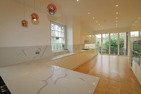 5 bedroom detached house to rent - The Bishops Avenue, London
