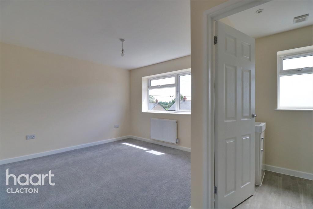 Elm Road, ClactononSea 3 bed semidetached house £300,000
