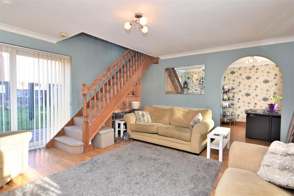 The Drakes, Shoeburyness, Essex, SS3 3 bed end of terrace house £285,000