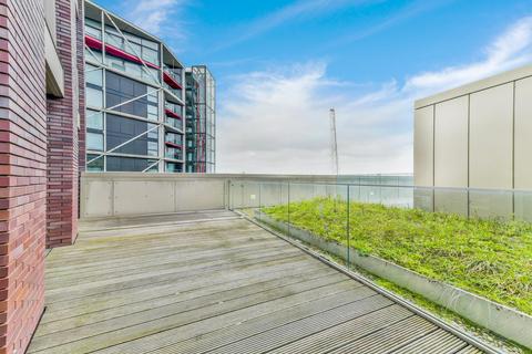 1 bedroom apartment to rent, Capital Building, Embassy Gardens, London, SW11