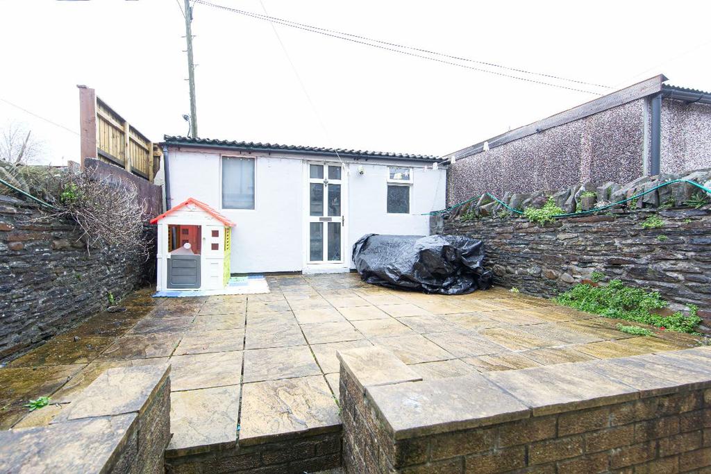 Lock Street, Abercynon, Mountain Ash 2 bed terraced house for sale £