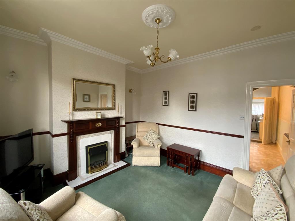 French St, Stalybridge, Cheshire, SK15 2NT 2 bed terraced house £125,000