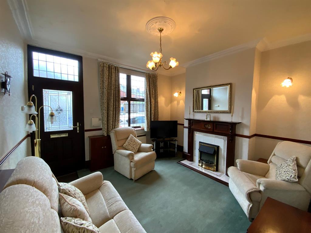 French St, Stalybridge, Cheshire, SK15 2NT 2 bed terraced house £125,000