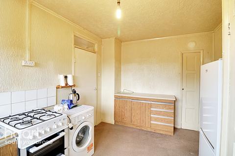 6 Priory Close, London, E18 2QT