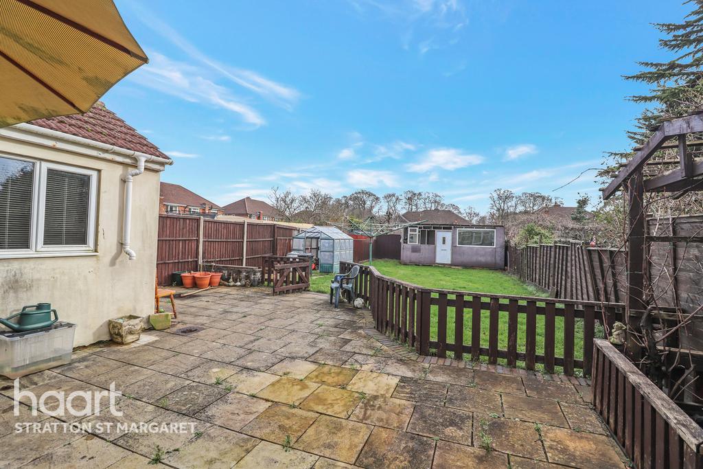 Ridgeway Road, Swindon 4 bed semidetached house £330,000